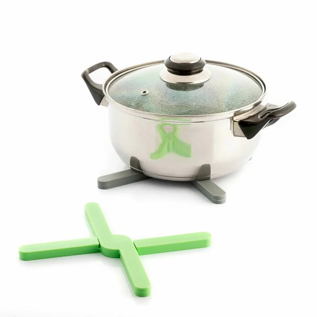 Innovagoods Folvet Pack de 2 Salvamanteles de Silicona - Plegable - Apto para Lavavajillas - Antideslizante - Facil Limpieza - 20x0.5x20cm - Color Ver 1