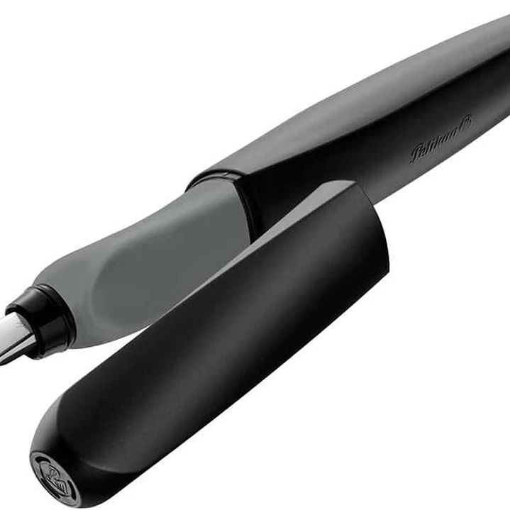 Pelikan Twist Pluma Estilografica Escolar Recargable - Plumilla de Acero Inoxidable Punto M - Cuerpo Color Negro (946806) 1