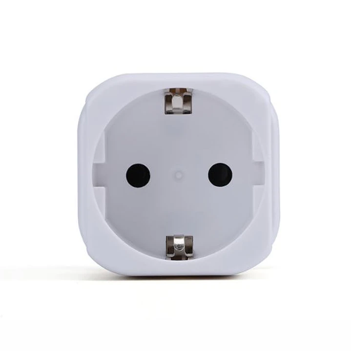 Urban Factory Travelee Adaptador de Viaje Universal - Conexion Entrada UE - Conexion Salida Reino Unido - Color Blanco 1