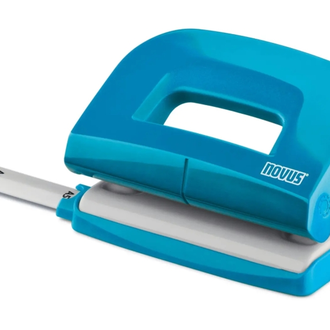 Novus E210 Fresh Perforadora Pequeña de Papel - Hasta 10 Hojas - Guia de Posicionamiento - Punzones 5.5mm - Color Azulon 1
