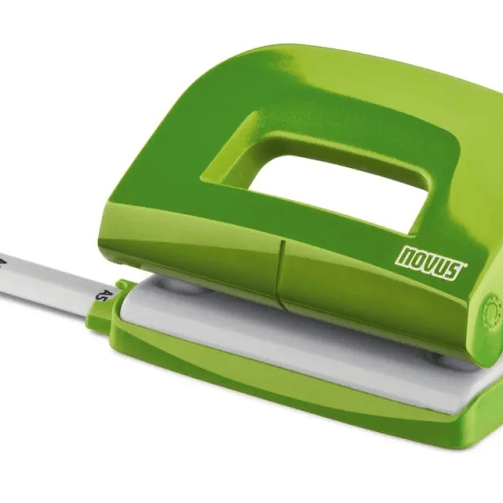 Novus E210 Fresh Perforadora Pequeña de Papel - Hasta 10 Hojas - Guia de Posicionamiento - Punzones 5.5mm - Color Verde 1