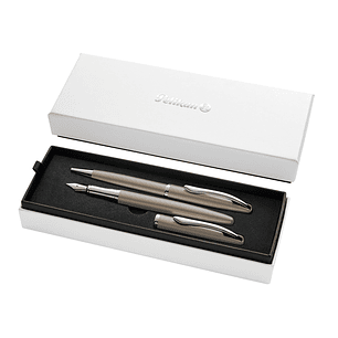 Pelikan Jazz Noble Set de Boligrafo y Estilografica - Cuerpo Satinado con Detalles Cromados - Incluye Estuche de Regalo - Color Pardo