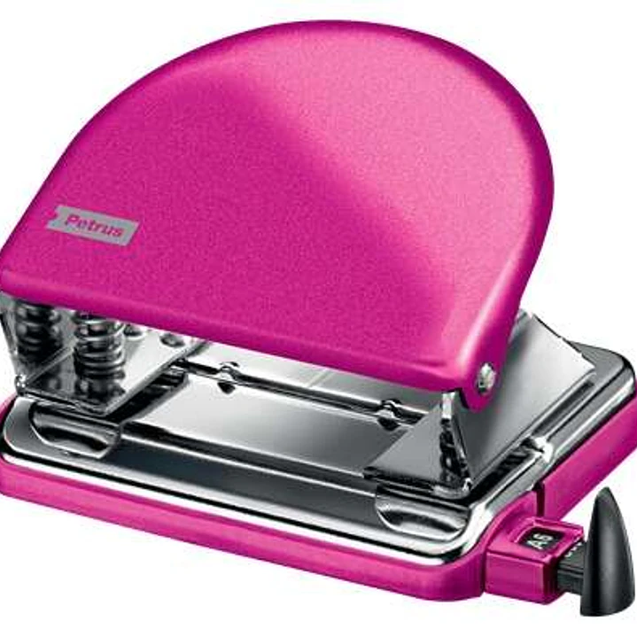 Petrus 52 WOW Taladro Perforador Clasico Metalico - Hasta 20 Hojas - Marcas de Formato - Facil Vaciado - Punzones 5.5mm - Color Fucsia 1