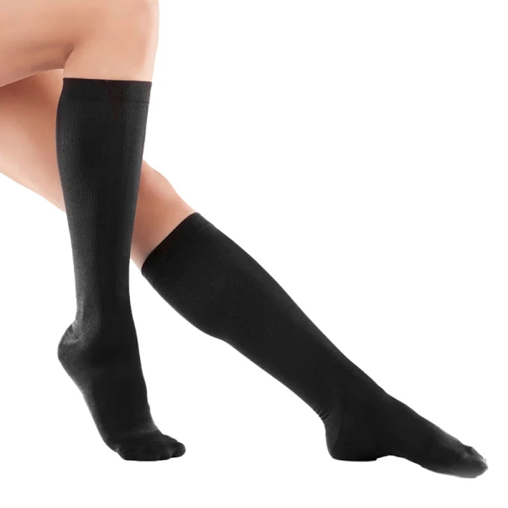 Innovagoods Relax Calcetines de Compresion - Nailon - Talla Unica - Unisex - Ergonomico - Antifatiga - Color Negro 1
