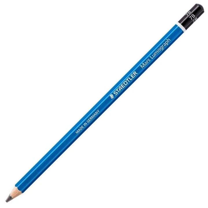 Staedtler Mars Lumograph 100 Lapiz de Grafito Hexagonal - Mina 7B Ultrarresistente de 3.6mm - Madera de Bosques Sostenibles - Caja de 12 ud 1