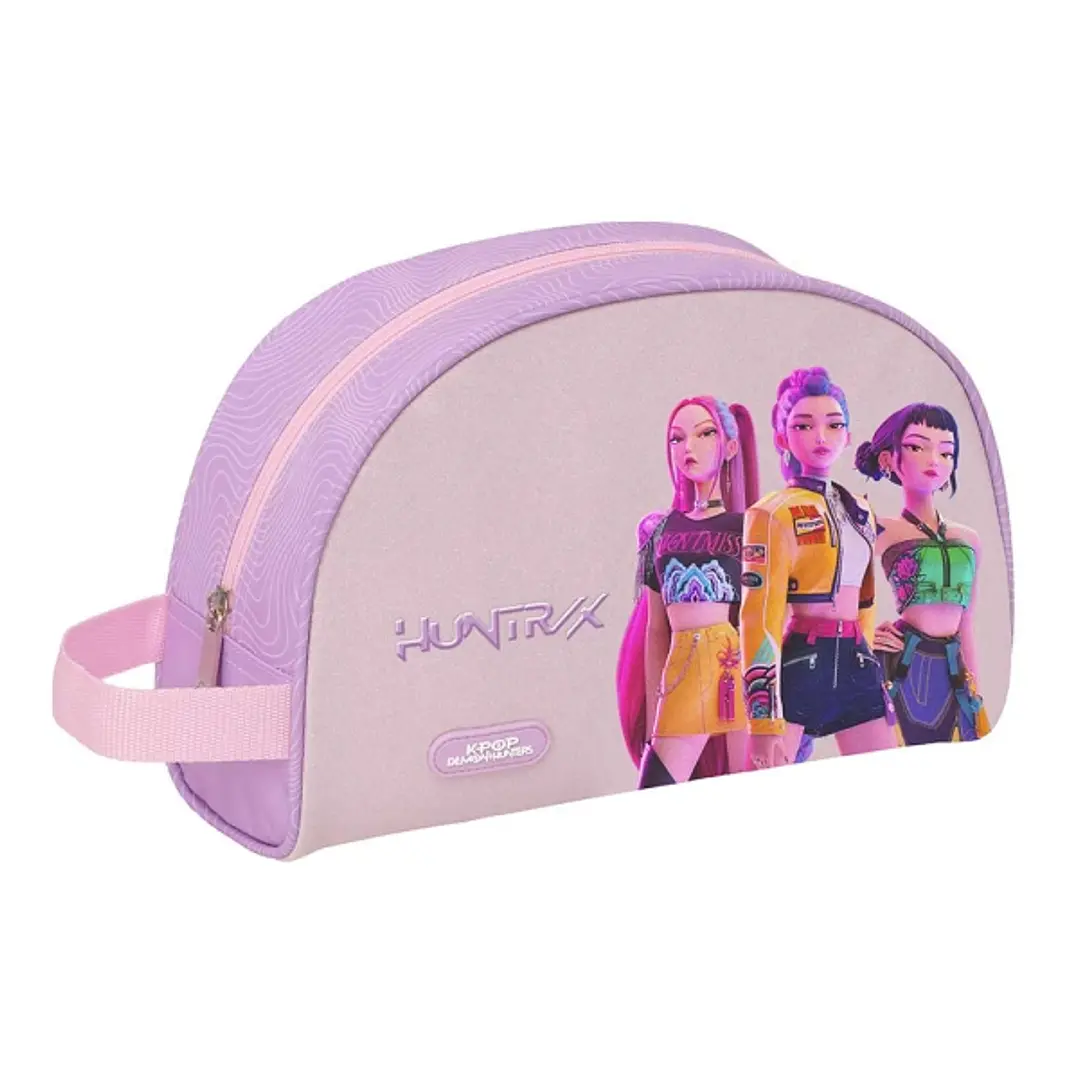 Safta K-Pop Demon Hunters Iconic Neceser - Adaptable a Carro - Asa de Mano Lateral - Bolsillo Interior con Cremallera - 28x18x10cm - Color Lavanda 1