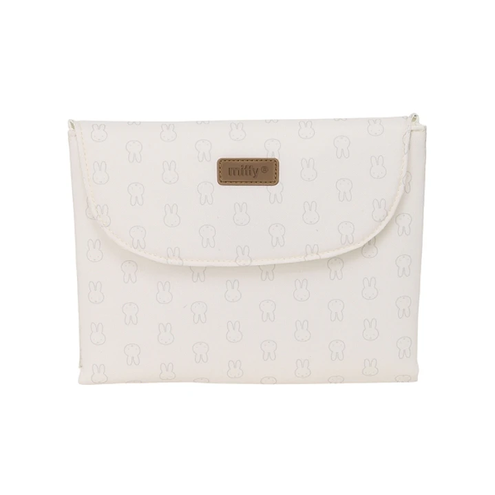 Safta Miffy Mum Moon Cambiador de Bebe Plegable - Repelente de agua - Compacto - Facil de Limpiar - 400x500mm - Color Blanco 1