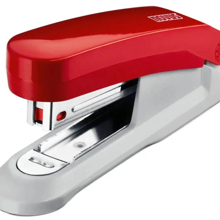 Novus Evolution E15 Grapadora de Sobremesa - Hasta 15 Hojas - Grapado Cerrado y Clavado - Incluye 200 Grapas Nº10 - Color Rojo/Gris 1