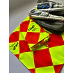 PAR DE BANDERINES  DESMONTABLES A CUADROS O ROMBOS 