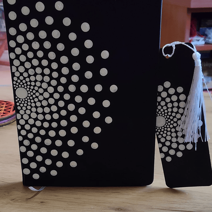LIBRETA MANDALA WHITE DOTS CON MARCA PAGINAS A JUEGO 2