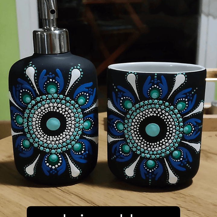 JABONERA NEGRA Y AZUL CON VASO A JUEGO