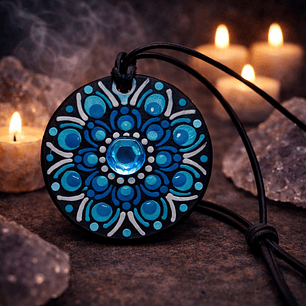 COLGANTE TURQUESA Y BLANCO CON GEMA CENTRAL