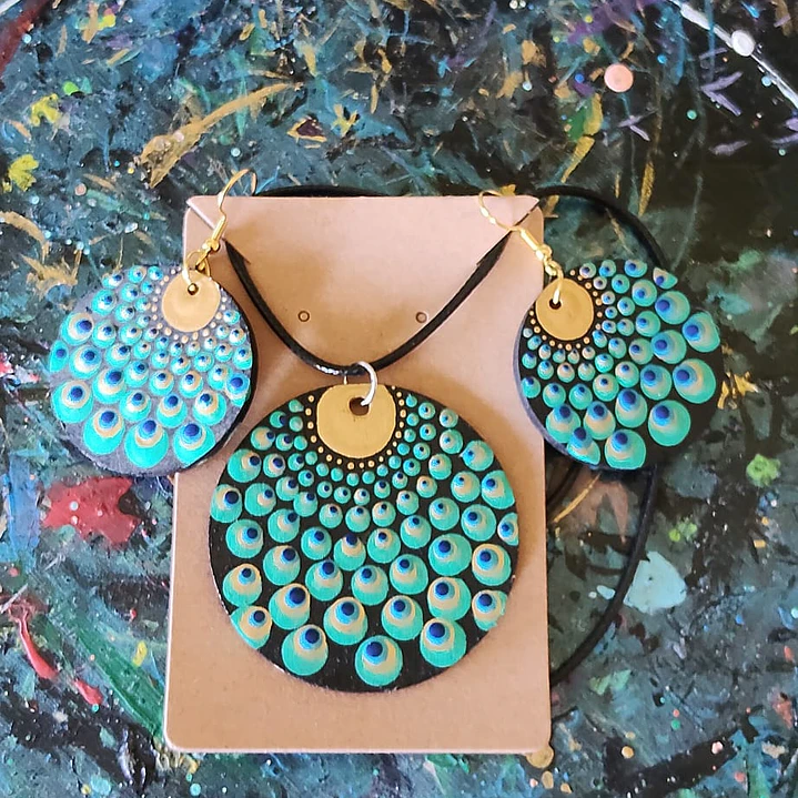 CONJUNTO COLGANTE Y PENDIENTES PAVO REAL 2