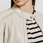 CASACA CON DETALLE EN LOS HOMBROS Line - Miniatura 2