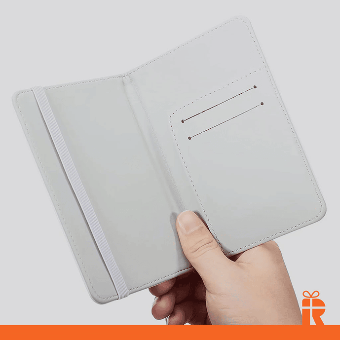 Funda porta documentos o pasaporte personalizado 2