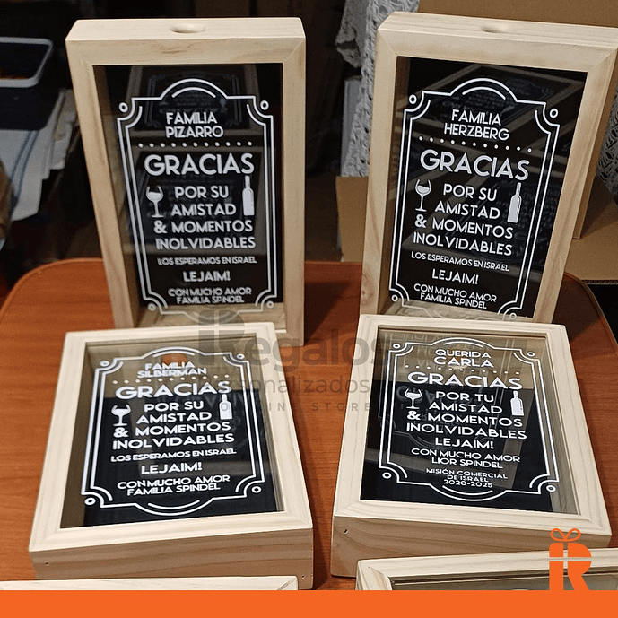 Alcancía guarda corchos 30x40cm frase personalizada 4