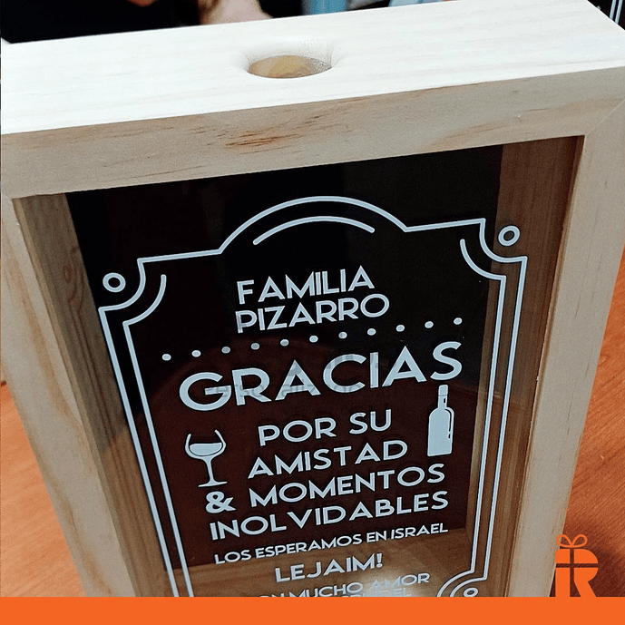 Alcancía guarda corchos 30x40cm frase personalizada 5