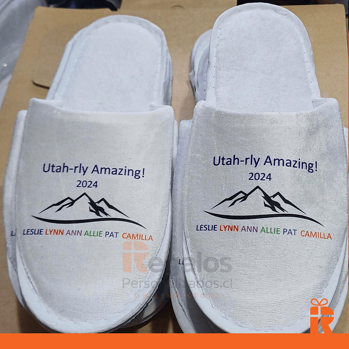 Pantuflas simples blancas personalizadas 3