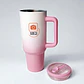 Térmico tumbler tipo stanley bicolor rosa 1200cc tapa antivuelco | Personalizado con imagen, frase o logo - Miniatura 3