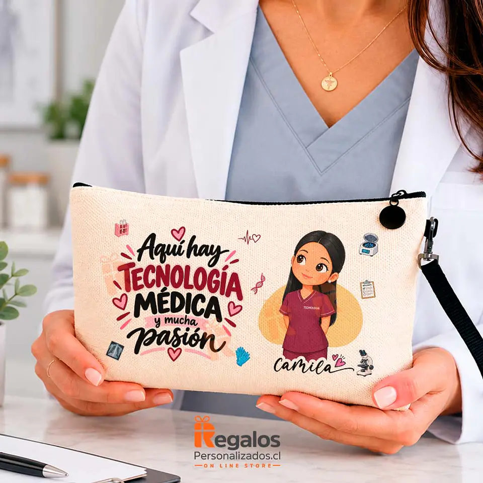 Estuche con diseño para Tecnóloga médica 1