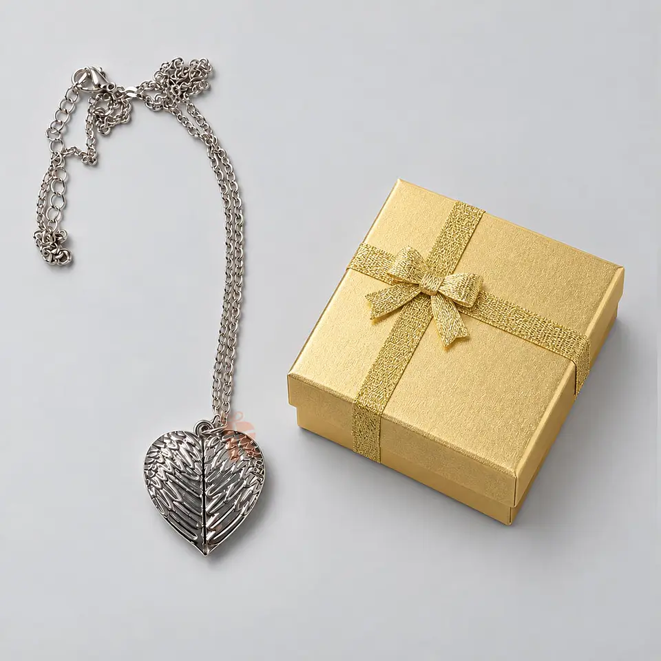 Collar corazón relicario personalizado con fotografía 6