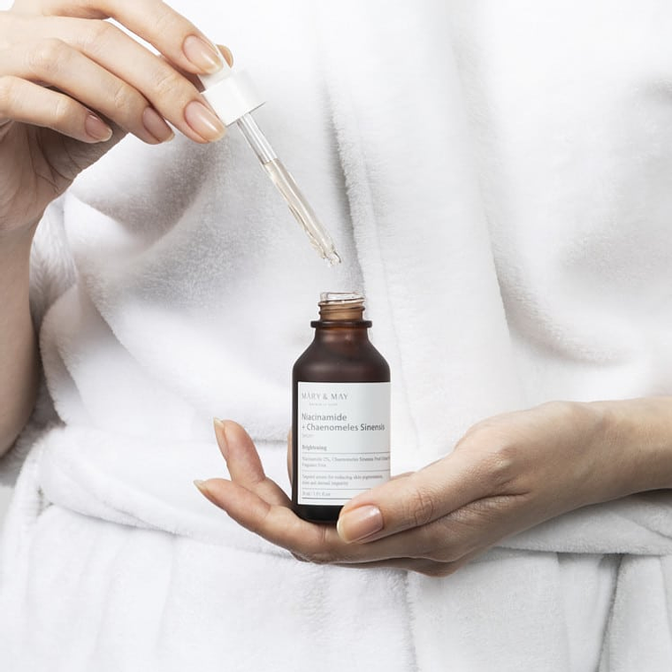 MARY & MAY | Niacinamide + Chaenomeles Sinensis – Sérum Iluminador y Seborregulador - 10 ml.  2