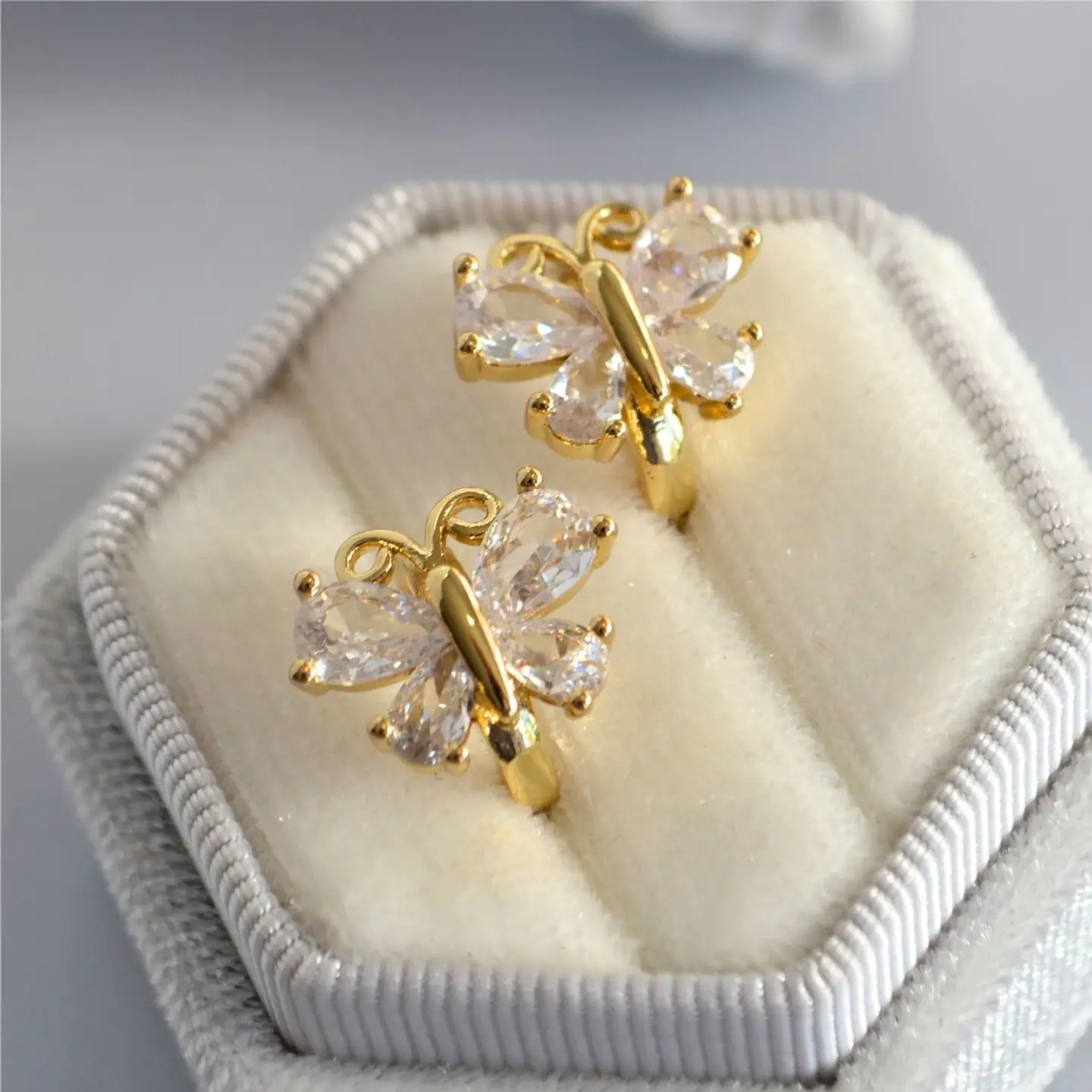 aros mariposa cristal 2