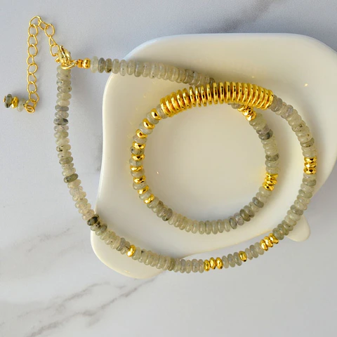 Collar Labradorita Gold
