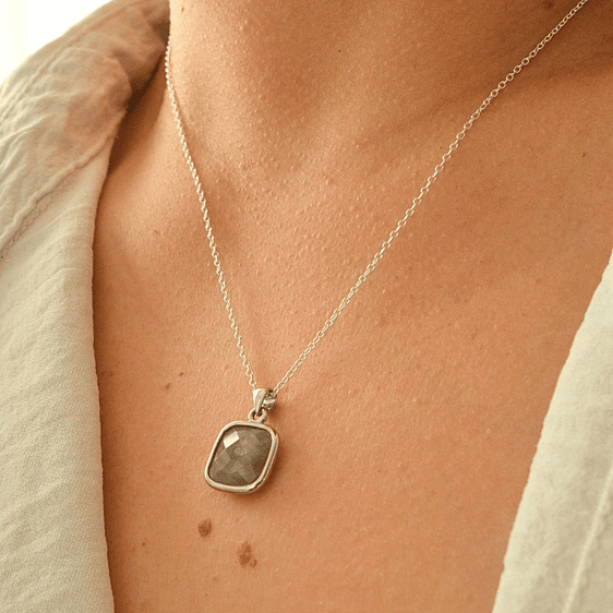 collar cuadrado Labradorita 2