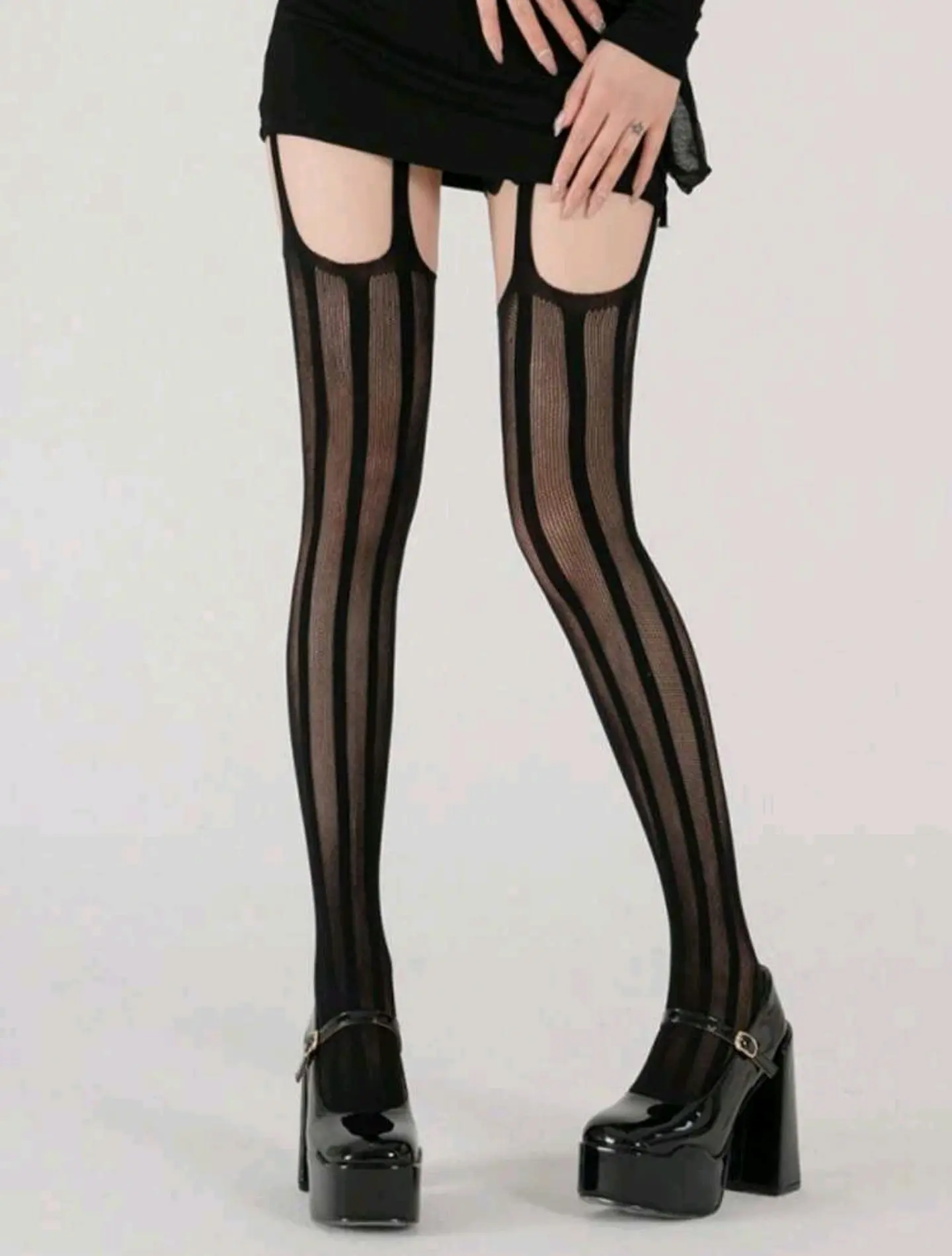 Pantimedias con Líneas Calada Negro 2