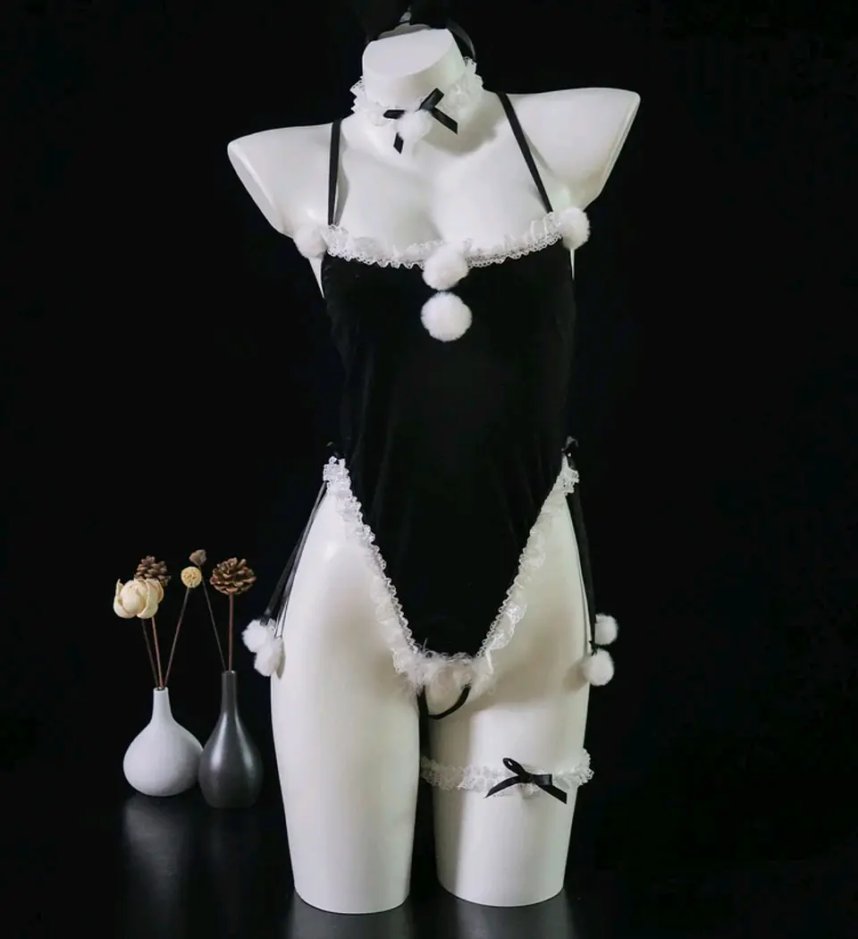 Bunny Suit Velvet Negro 3