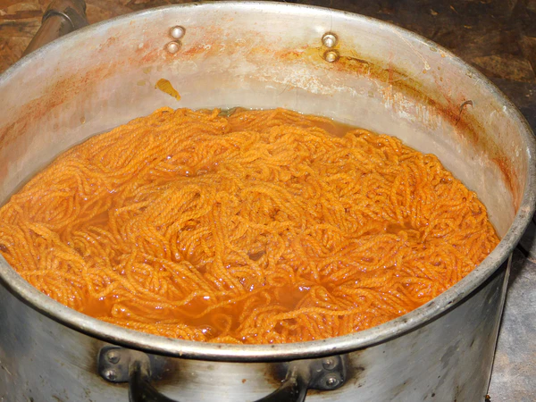 El Secreto del Color del Sol: Cómo las Tejedoras Mapuche Lavkenches Obtienen el Tinte Naranja Ancestral