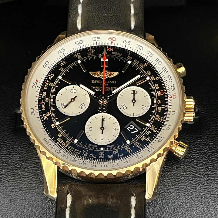 Breitling “Navitimer 01” 2