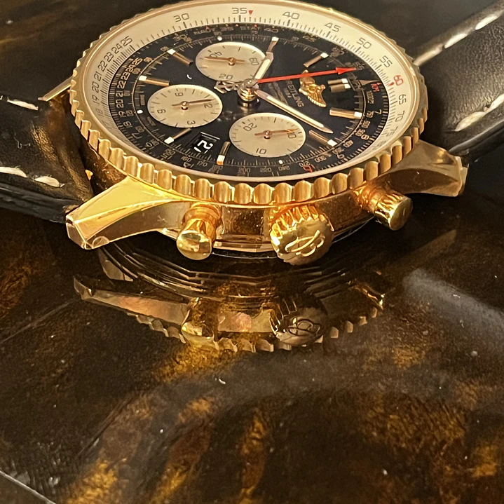 Breitling “Navitimer 01” 3