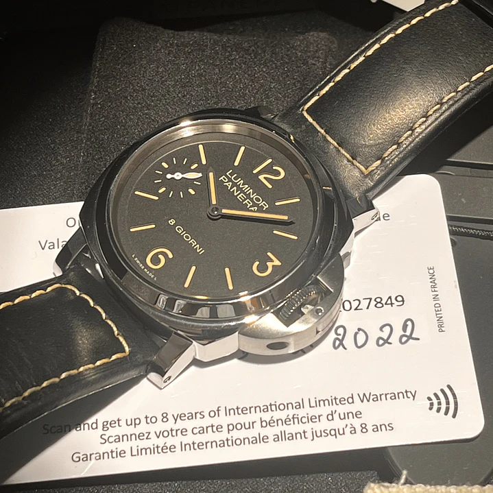 Panerai “Luminor Base” 8 dias 2