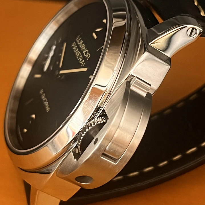 Panerai “Luminor Base” 8 dias 4