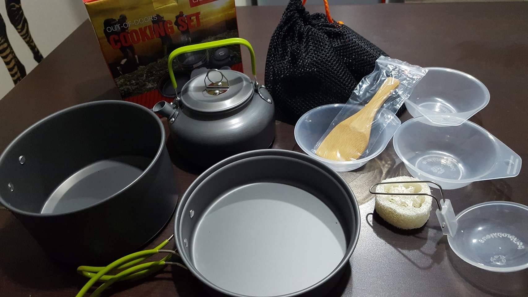 SET OLLA CON TETERA + MINI COCINILLA PLATO GRANDE