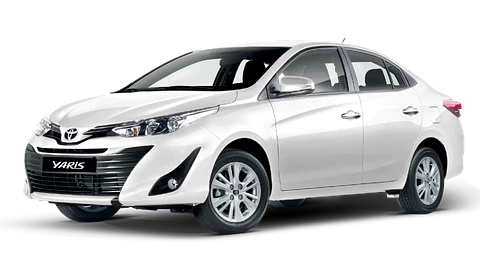 Toyota Yaris SEDAN 1.5 2025-2026 (Automático) -  5 Personas