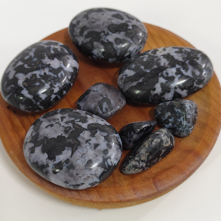 Merlinite (cristal pequeno) 2