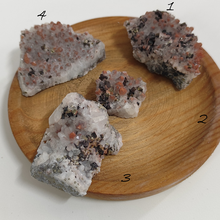 Drusa de Quartzo Hematoide com Manganês e Pirite (cristal 1) 2