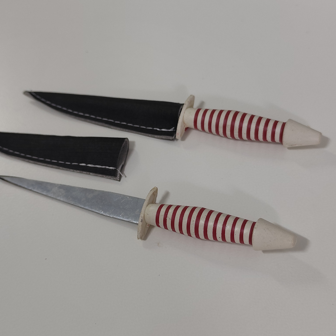 Punhal Vermelho e Branco | 14cm 3