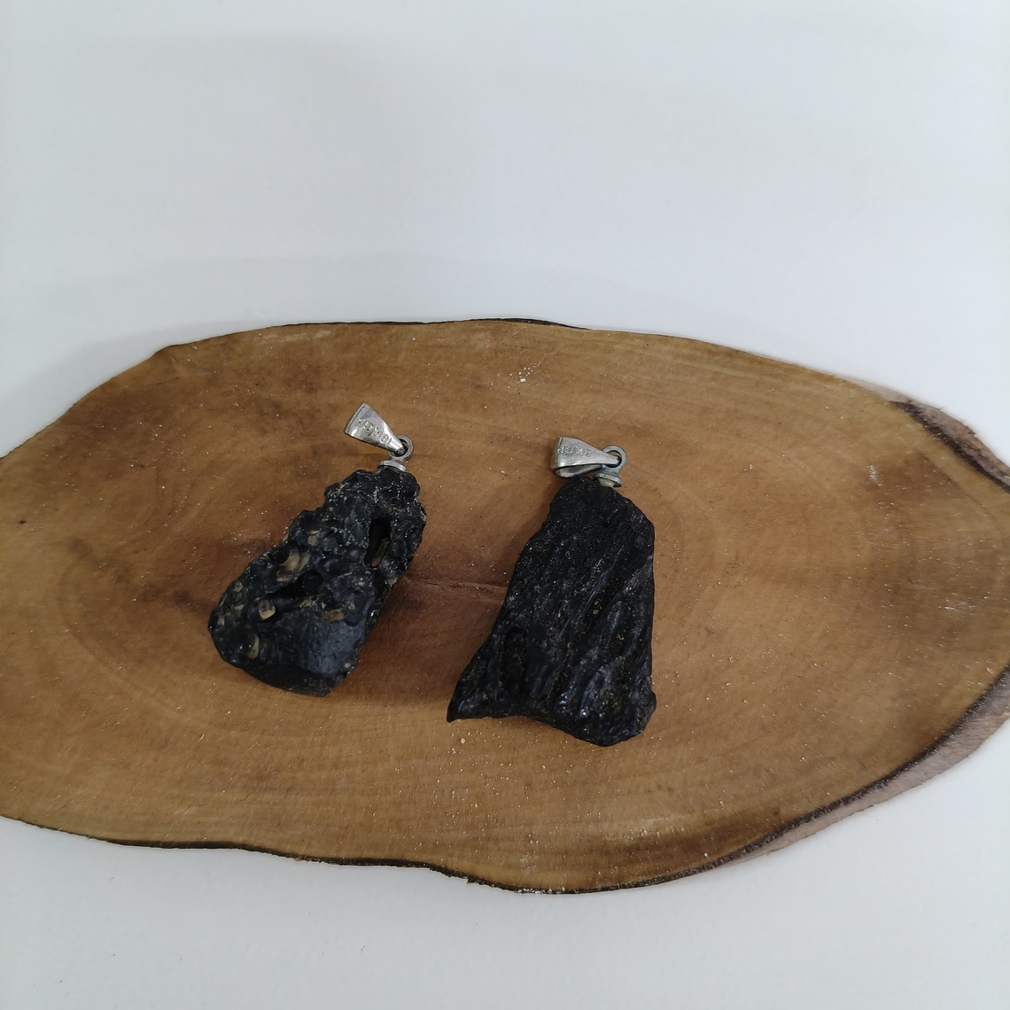 Pingente de Tektite 1