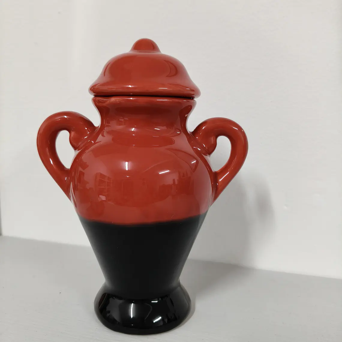 Quartinha de loiça vermelha/preta com asa - 18cm (Pomba-gira/ Malandra) 1