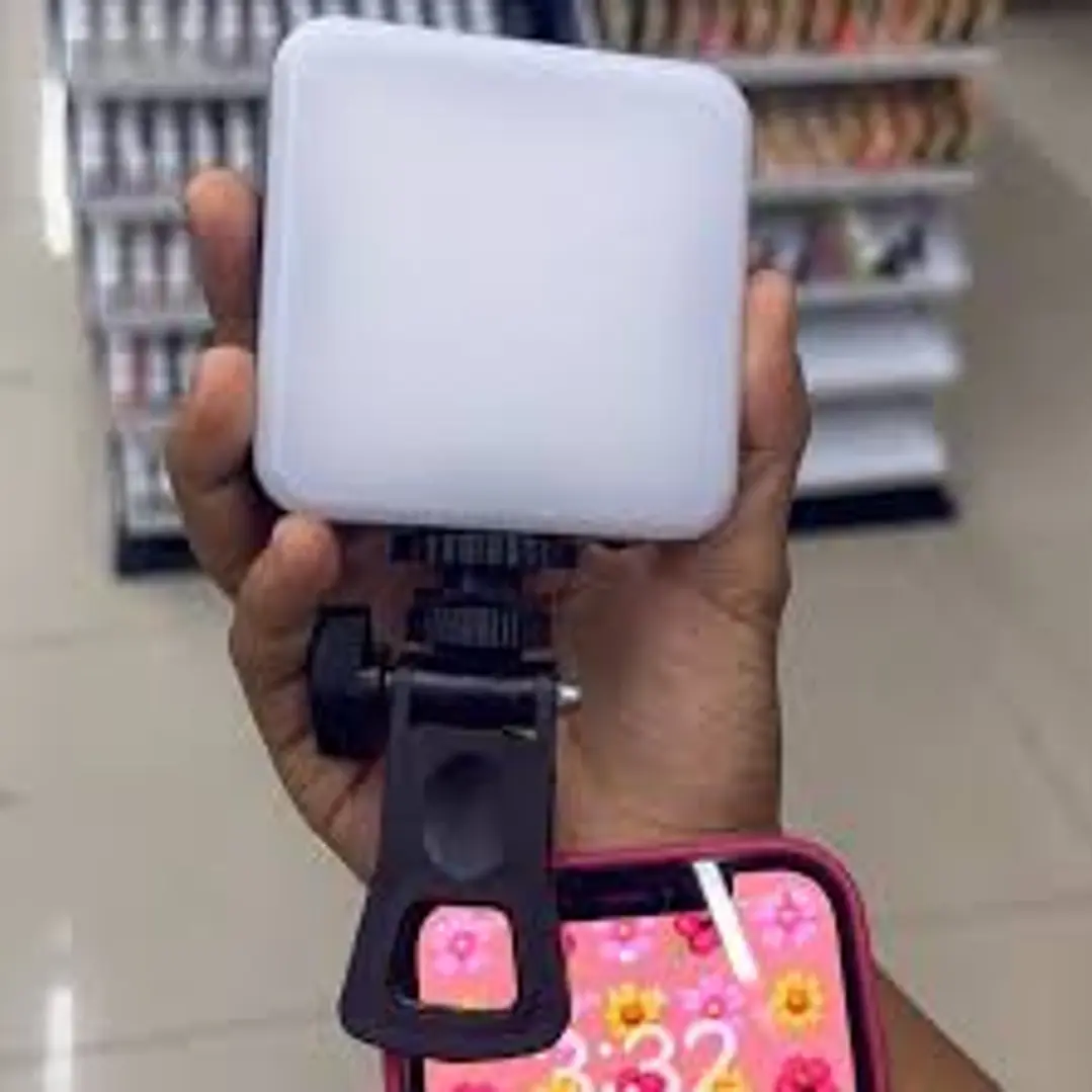PANEL LUZ REC. PARA CELULAR C/PINZA TIPO C 1