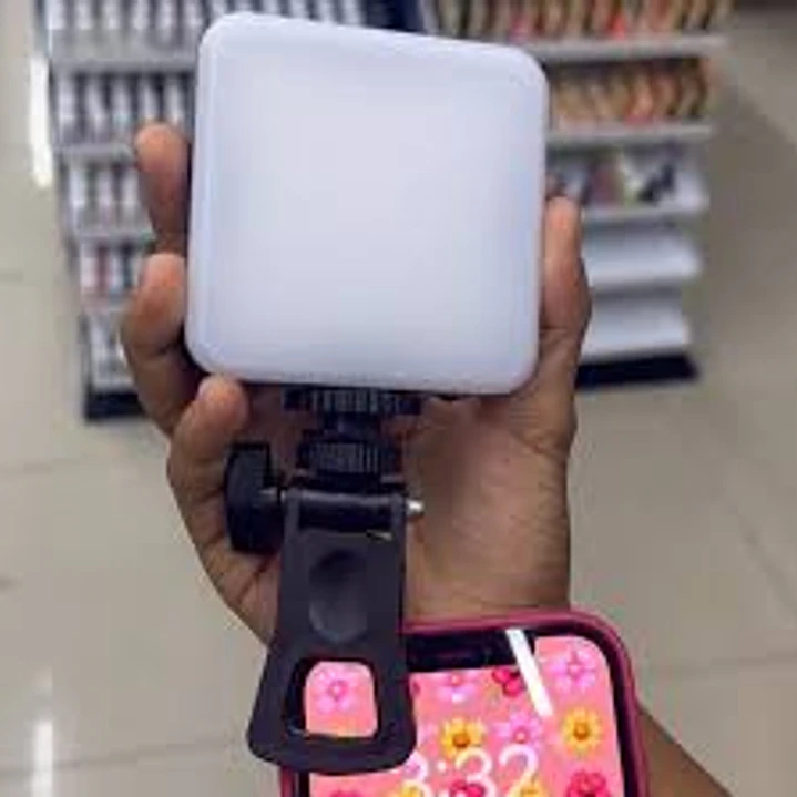 PANEL LUZ REC. PARA CELULAR C/PINZA TIPO C 1