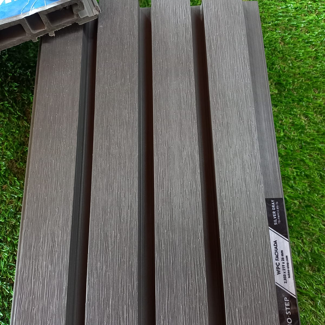 Lambrin exterior Tekno color Gris obscuro - precio por m2 1