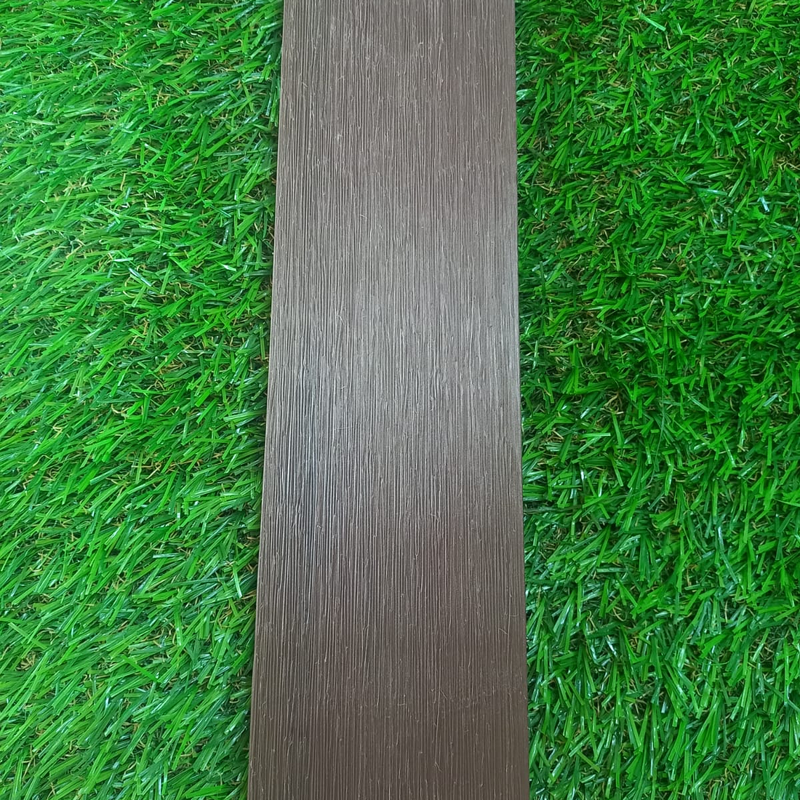 Pieza solida WPC para canto color Ipe - precio por pieza 1