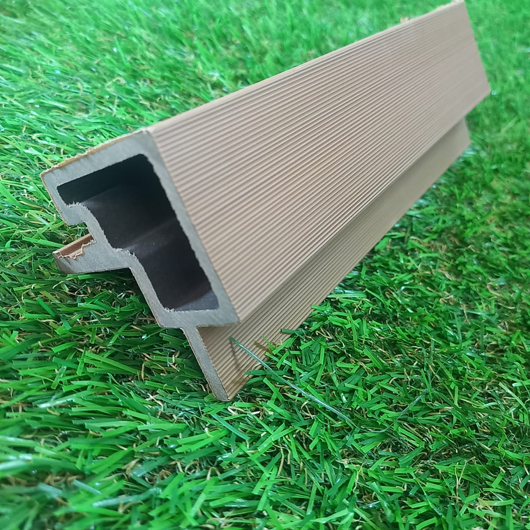 Moldura esquinero o terminación para lambrin exterior color Teak - precio por pieza 1