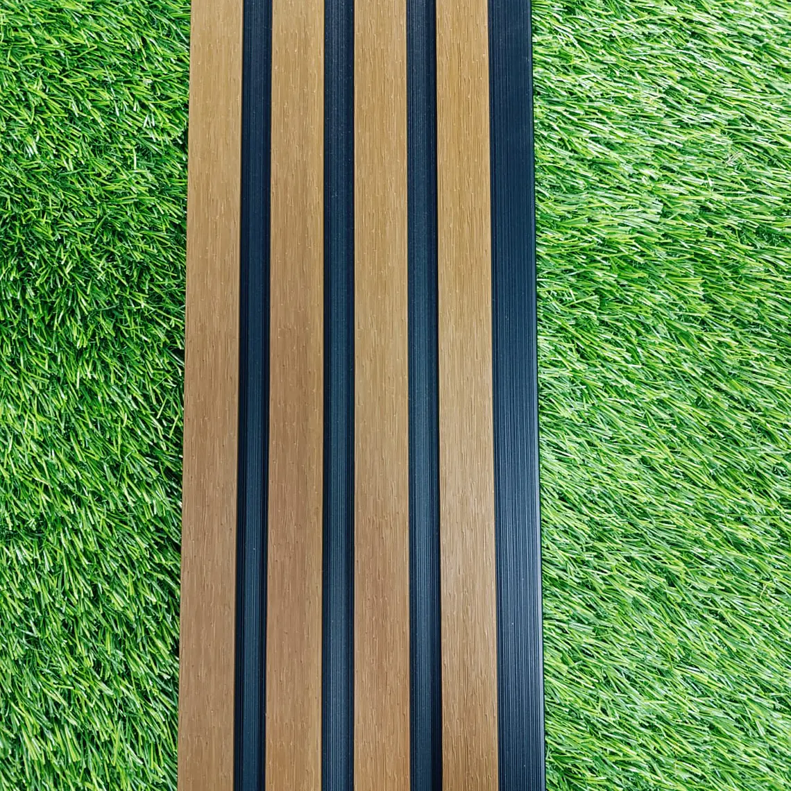 Lambrin exterior Peralte Bajo Black-Teak - precio por m2 1