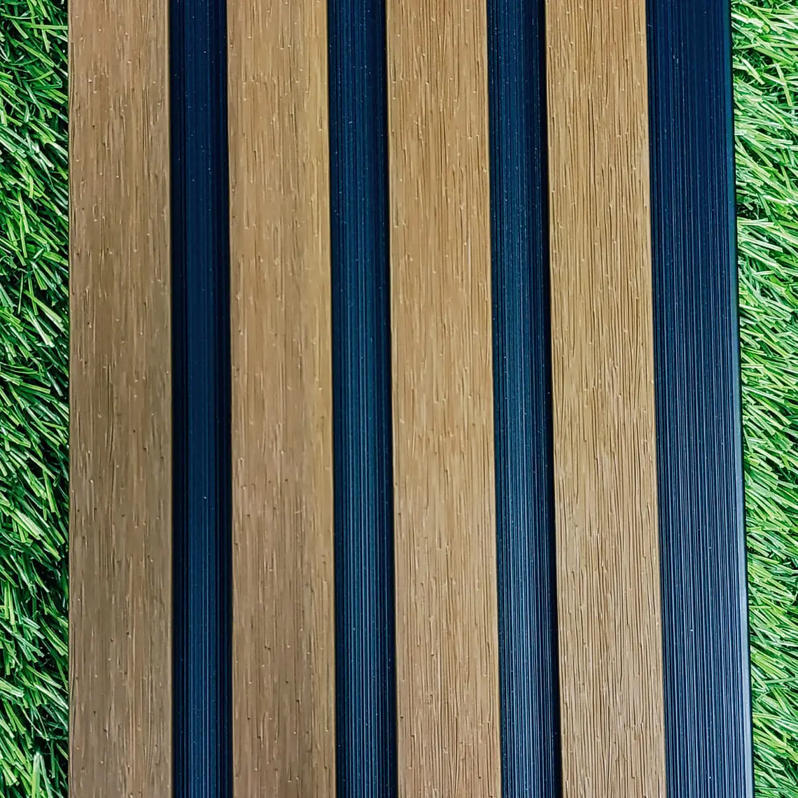 Lambrin exterior Peralte Bajo Black-Teak - precio por m2 2
